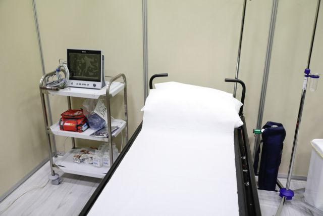 Μεταφορά ηλικιωμένων στα εμβολιαστικά κέντρα της Αττικής από τον Ερυθρό Σταυρό