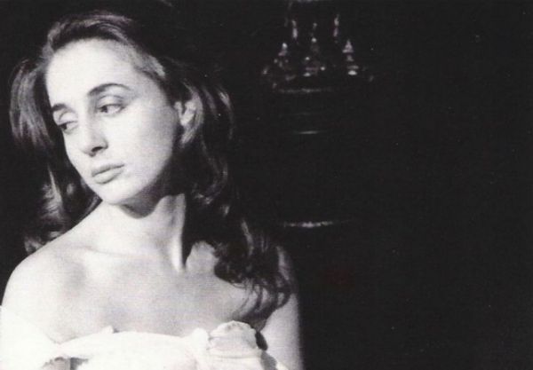 Έλλη Λαμπέτη :  Ποια ήταν η πρώτη κινηματογραφική της εμφάνιση;