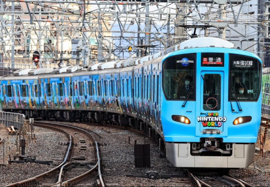 Ένα Super Nintendo τρένο ξεκινά τις διαδρομές του στην Ιαπωνία