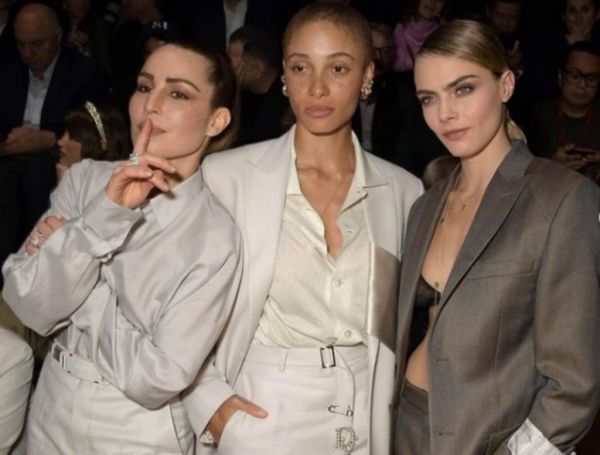 Κάρα Ντελεβίν : Γιατί χαρίζει ερωτικά βοηθήματα στους φίλους της