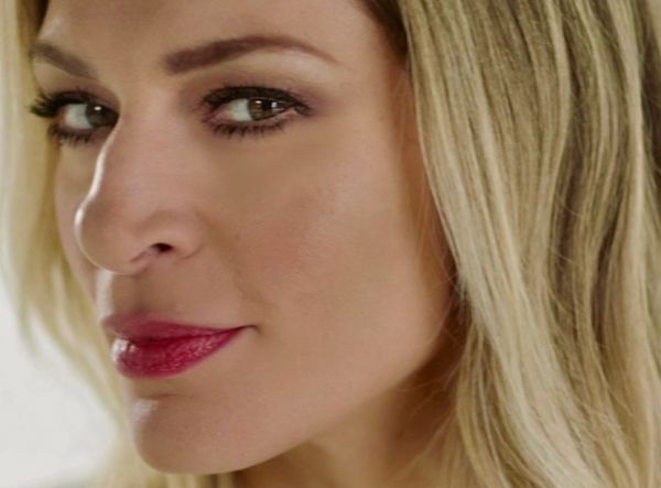 Ζέτα Δούκα σε Σμαράγδα Καρύδη: «Εντελώς λάθος να βάζεις στην ίδια ζυγαριά τα θύματα με τους θύτες»