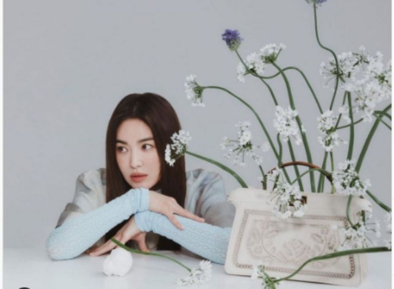 Η Song Hye-Kyo είναι η πρώτη πρέσβειρα του οίκου Fendi από τη Νότια Κορέα