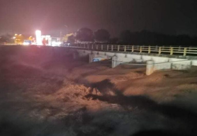 Λέσβος : Σφοδρή κακοκαιρία – Πλημμύρες και προβλήματα στο επαρχιακό δίκτυο