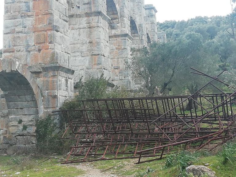 Μόρια : SOS εκπέμπει ένα από τα αρχαιότερα υδραγωγεία του κόσμου