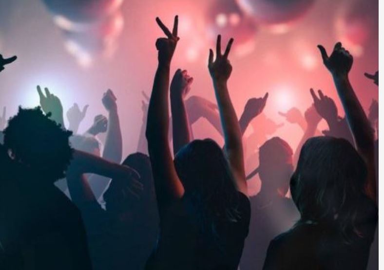 Κορονοπάρτι με 93 άτομα στην Πάτρα – Γλέντια σε Ιτέα και Εύβοια