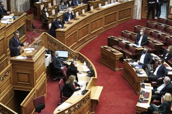 Covid-19: Γιατί το 5% των Ελλήνων τυραννεί το 95%;