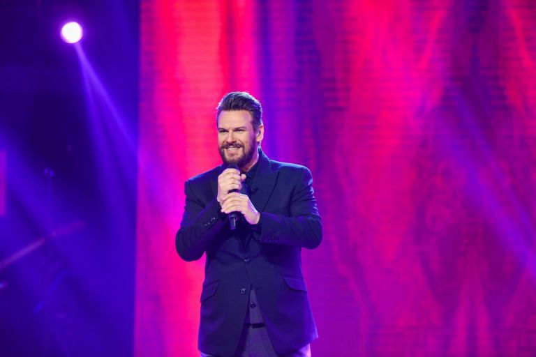 Σπίτι με το MEGA: «Μια νύχτα μόνο» με τον Πάνο Κιάμο