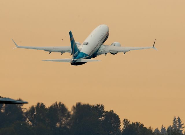 Θρίλερ στον αέρα: Έκτακτη προσγείωση για Boeing 737 MAX