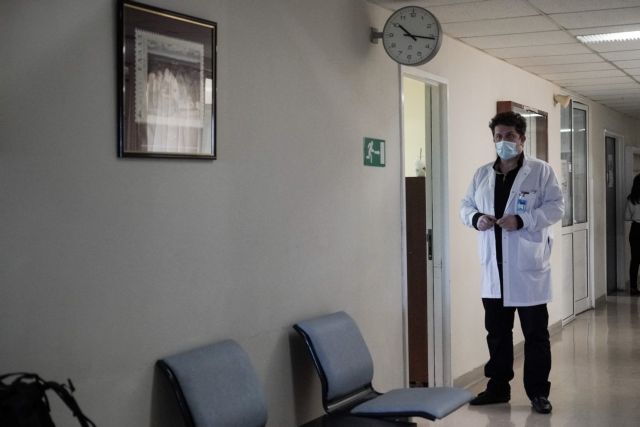 Κοροναϊός – Γκάγκα : Στα νοσοκομεία 20άρηδες, ακόμη και ολόκληρες οικογένειες