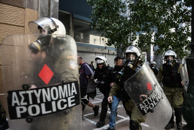 «Δικηγόρος της μάνας σου είμαι ρε, την π@@τ@ν@» – Χυδαία επίθεση αστυνομικού σε διαδηλωτή