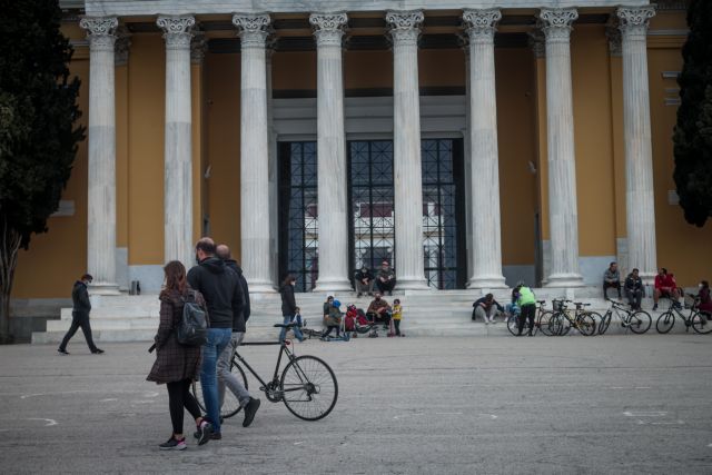 Κοροναϊός : Δραματικές οι εισηγήσεις των ειδικών – Δεν πέφτει το ιικό φορτίο στα λύματα