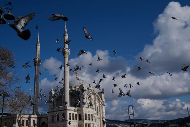 Τουρκία - Κοροναϊός : Σχεδόν 15.000 νέα κρούσματα σε 24 ώρες, η μεγαλύτερη αύξηση από αρχές του έτους