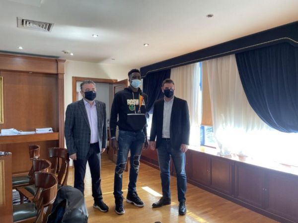 Αλέξανδρος Αντετοκούνμπο : Ο μικρός αδερφός του Γιάννη ζητά και αυτός την ελληνική ιθαγένεια