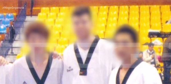 Νέα Σμύρνη : Σοκαρισμένοι συγγενείς και φίλοι του 28χρονου αστυνομικού που δέχτηκε άγρια επίθεση