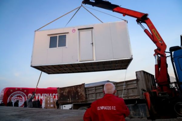 Δαμάσι : Άλλοι οκτώ οικίσκοι δωρεά του Βαγγέλη Μαρινάκη έφτασαν στους σεισμοπαθείς