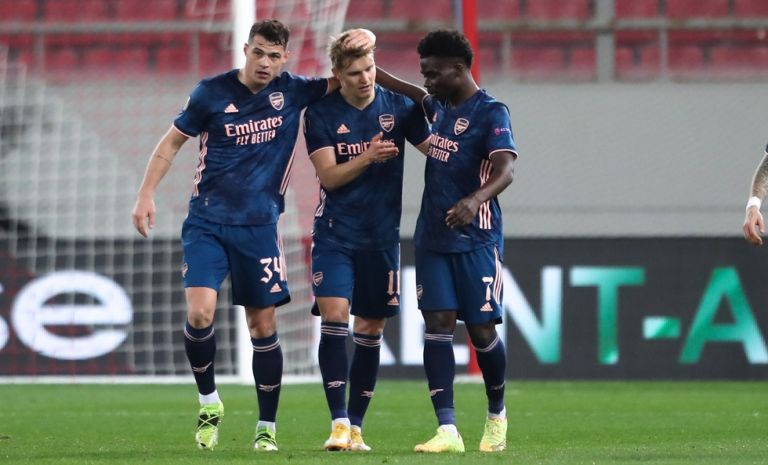 Αστυνομικοί στα σπίτια των παικτών της Άρσεναλ