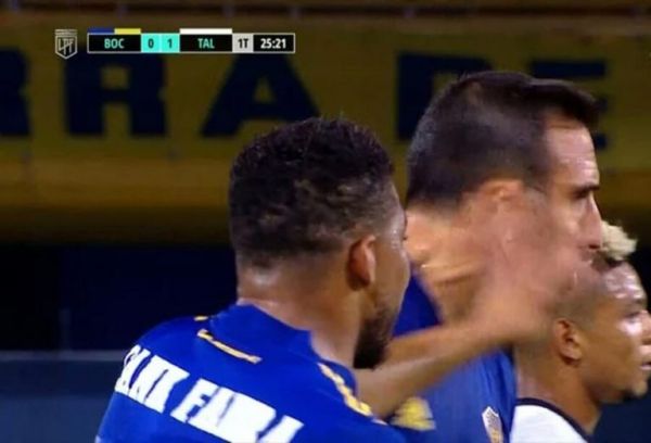 Ποδοσφαιριστής της Μπόκα χαστούκισε συμπαίκτη του