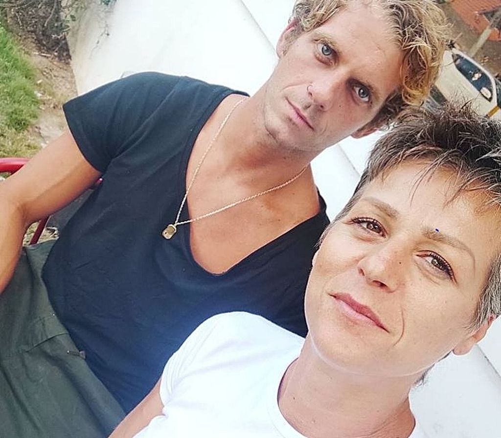 Survivor : Δείτε πόσο καταβεβλημένοι επέστρεψαν στην Ελλάδα η Σοφία Μαργαρίτη και ο Chris Σταμούλης