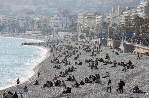 Κοροναϊός : «Αχρηστεύεται» το όπλο του καλού καιρού για την αντιμετώπιση της πανδημίας;