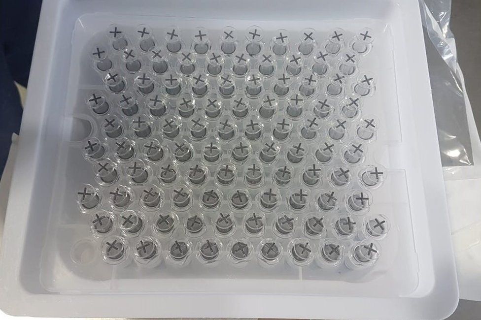 Κοροναϊός : Χιλιάδες δόσεις εμβολίων κατάσχεσε η Interpol – «Ήταν μόνο η κορυφή του παγόβουνου»