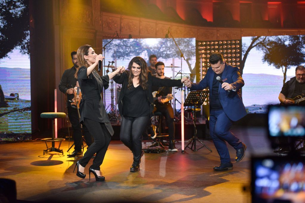 Μοναδικό γλέντι από τον Γιάννη Καψάλη στο MEGA – Ένωσε Ήπειρο, Κρήτη και Κυκλάδες