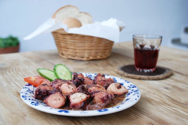 Έτσι στρώνουμε το σαρακοστιανό τραπέζι