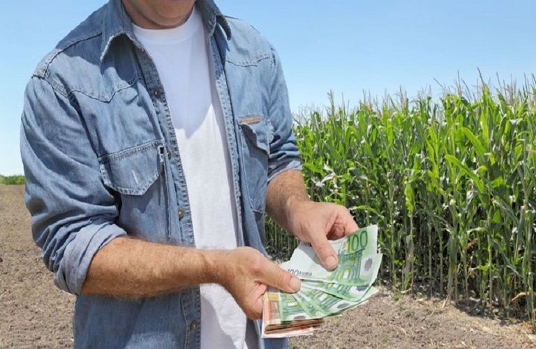 Συνδεδεμένες ενισχύσεις: Από το απόγευμα η πίστωση στους τραπεζικούς λογαριασμούς