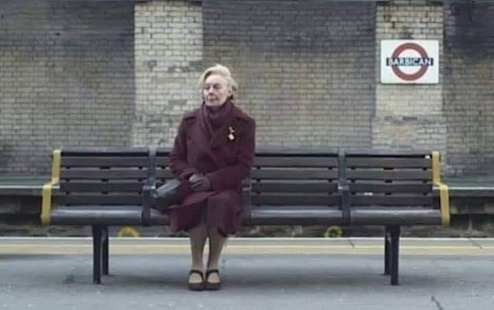 «Mind The Gap»: Μια ιστορία αγάπης με άρωμα Λονδίνου