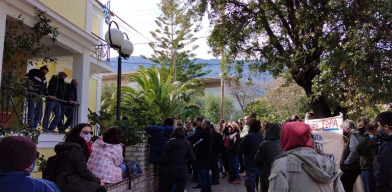 Οι εκπαιδευτικοί της Ικαρίας ζητούν να ανοίξουν τα σχολεία