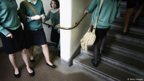 Βρετανία: «Κουλτούρα βιασμού» σε εκπαιδευτικά ιδρύματα
