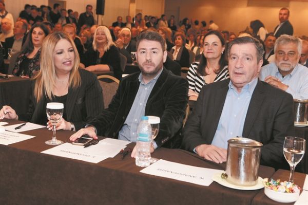 Κίνημα Αλλαγής : Τα εκλογικά σενάρια και ο πονοκέφαλος των ψηφοδελτίων