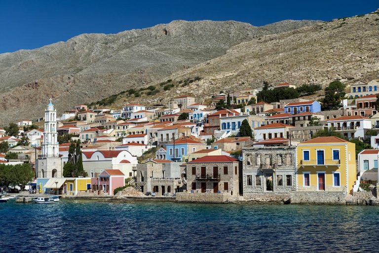 «Πρασινίζει» η Χάλκη με… γαλλικό κλειδί