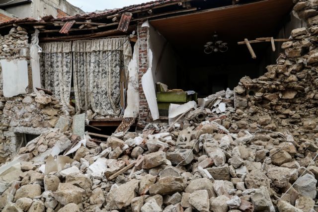 Λάρισα : Στάλθηκαν 40 τροχόσπιτα για τους σεισμόπληκτους - Την Τρίτη οι πρώτοι οικίσκοι