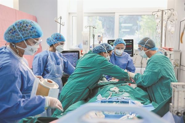 Κοροναϊός : Τώρα πληρώνουμε ακριβά διαδηλώσεις, κορονοπάρτι και αποκριές