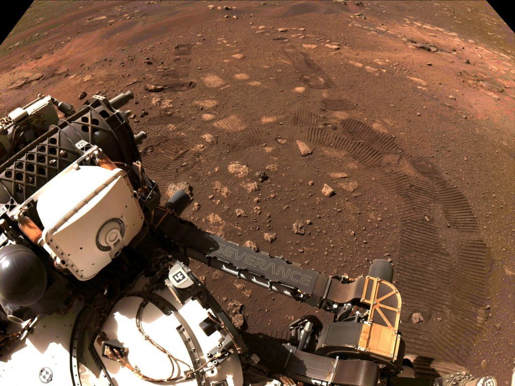NASA : Το ρόβερ Perseverance διήνυσε τα πρώτα του 6,5 μέτρα στον Άρη