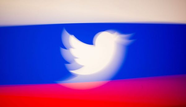 Με φραγή απειλεί το Twitter η Ρωσία για τις «παράνομες» αναρτήσεις