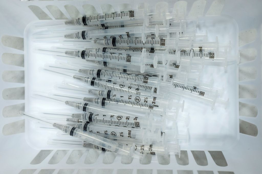 Εμβόλιο Covid-19 : Γιατί οι παρενέργειες μπορεί να είναι καλό σημάδι
