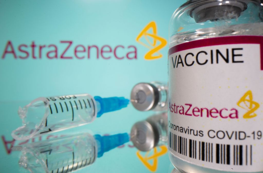 Εμβόλιο AstraZeneca : Με προσφυγή απειλεί η ΕΕ για τις καθυστερήσεις