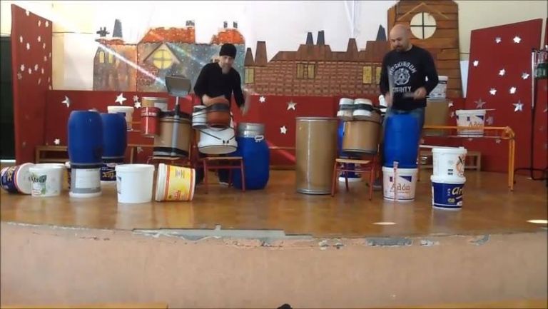 Headquarters Project: Όταν τα ανακυκλώσιμα υλικά γίνονται μουσικά όργανα