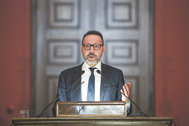 Ηχηρή παρέμβαση Στουρνάρα: Μειώστε τη φορολογία στα εισοδήματα και στα ακίνητα