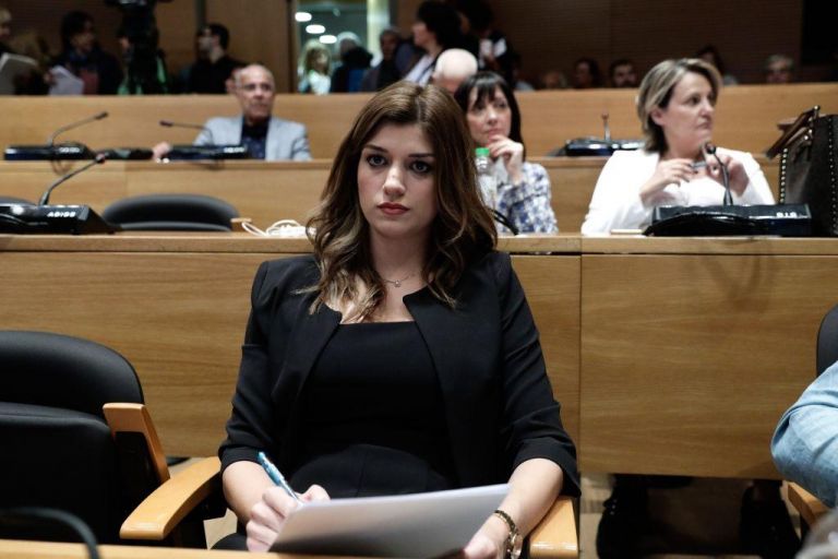 Πάρτι στο Τwitter με το κουλούρι της Νοτοπούλου: «Θέλεις 2.000 χιλιόμετρα για να το κάψεις»