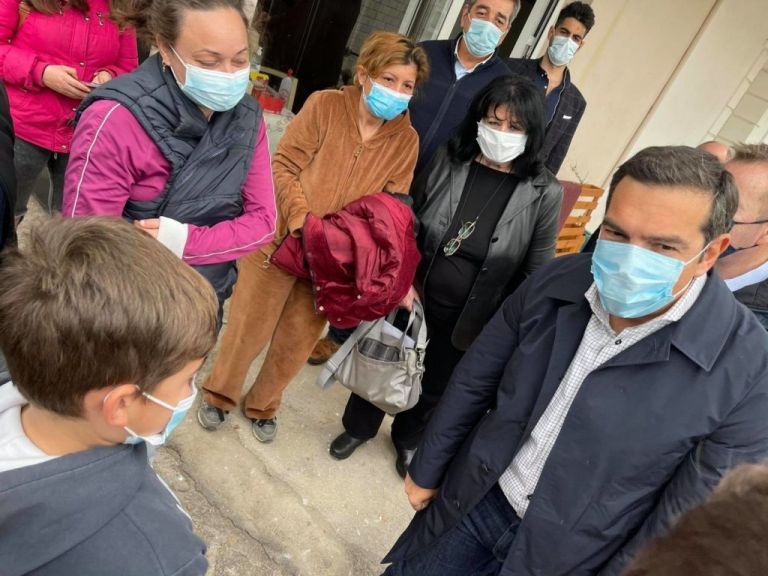 Σεισμός : Επίσκεψη Τσίπρα στα κατεστραμμένα σπίτια του Δαμασίου Ελασσόνας