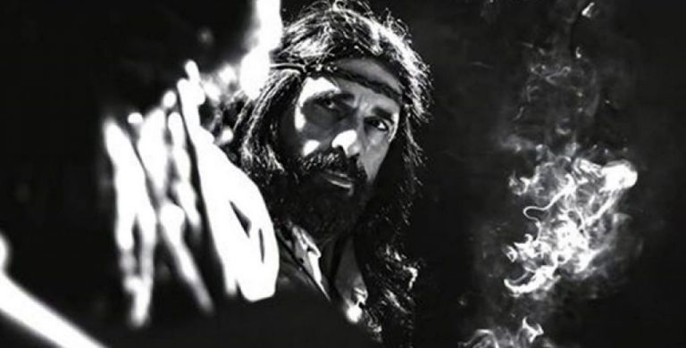 Η ανεπανάληπτη παράσταση του Λεωνίδα Κακούρη για την ζωή του Νικόλα Άσιμου