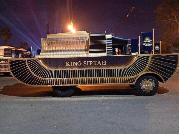 Μυθική πομπή για να μεταφερθούν μούμιες και σαρκοφάγοι στο Καΐρο