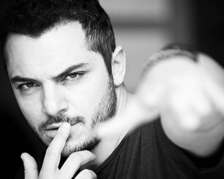 Κώστας Δόξας για πρώην σύζυγό του: «Με χτύπησε, με κλείδωσε για τρεις ώρες στο μπάνιο και μου επιτέθηκε ξανά»