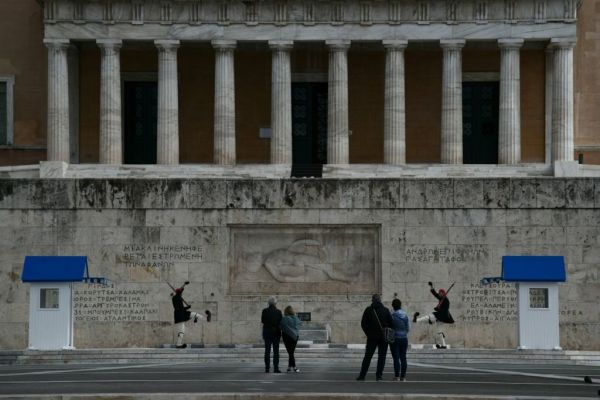 Κοροναϊός : Γιατί «αποτυγχάνουν» τα lockdown;