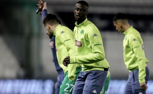 Παναθηναϊκός : Υπέστη τράβηγμα ο Νιας και έμεινε στην Αθήνα