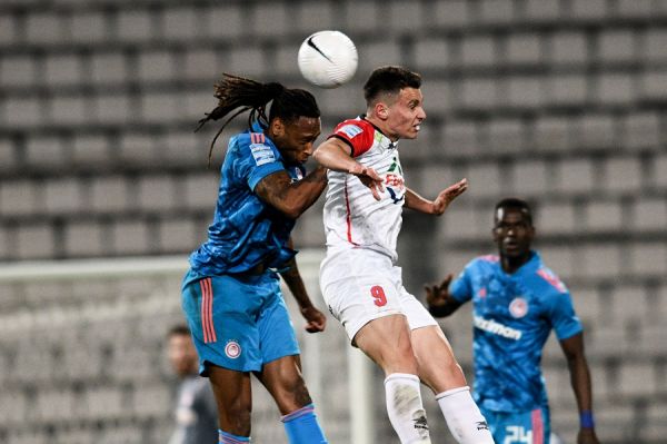 Αγωνία για Σεμέδο στον Ολυμπιακό