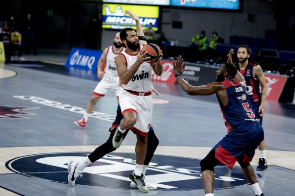 Μπασκόνια – Ολυμπιακός 91-66 : Συντριβή στη χώρα των Βάσκων