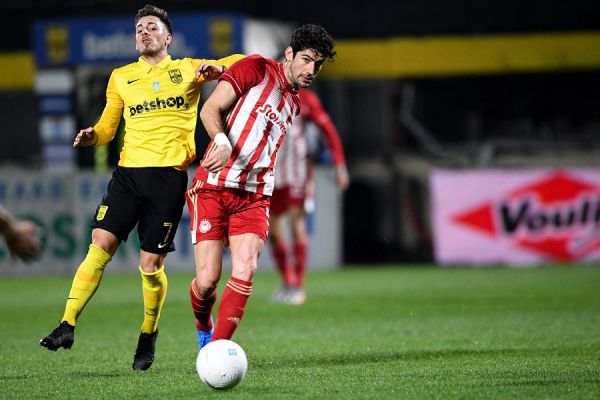 Άρης – Ολυμπιακός : Το απίστευτο γκολ – πρόκριση του Μπουχαλάκη (vid)